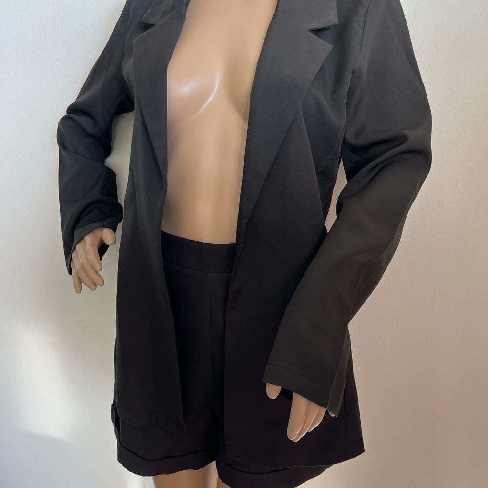 SHEIN Black Women's Blazer and shorts